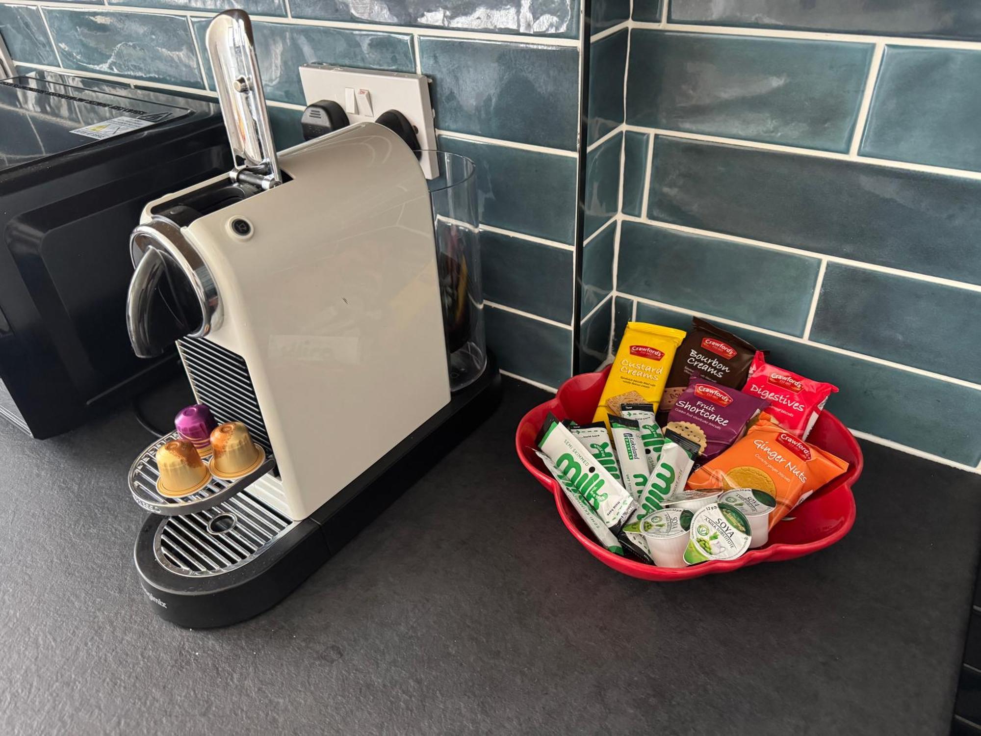 Holiday home Levenshulme House - 2 Bedroom - Sleeps 6 - Free Parking & Wifi